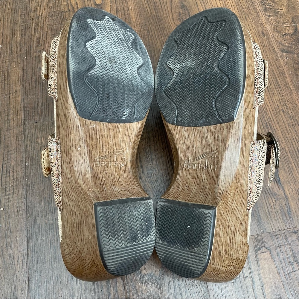 Dansko Heels Sandals Comfort Wedge Slide Gold Iridescent Leather Clogs 38 7.5-8 - Picture 5 of 7